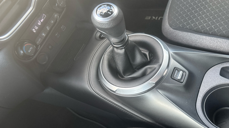 Nissan Juke 1.0 DiG-T N-Connecta 5dr Petrol Hatchback